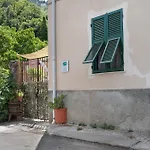 Acciuga House * Biassa