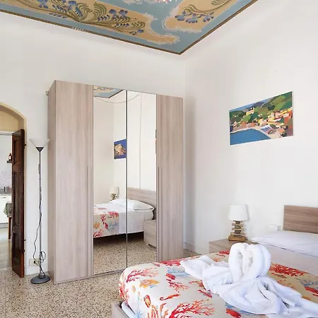 Acciuga House *