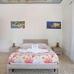 Acciuga House