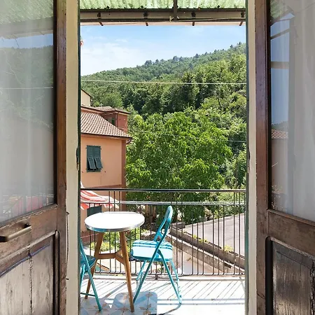 Acciuga House Biassa