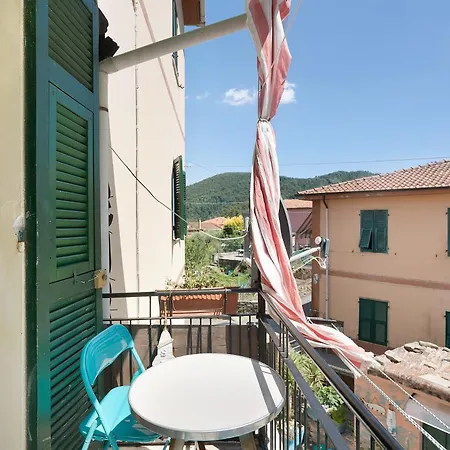 Acciuga House Biassa